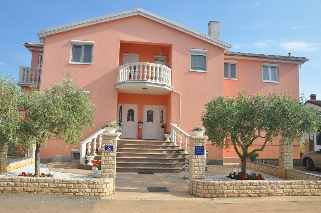 Apartments Rosa Umag Exterior photo